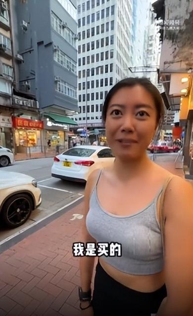 万买15平米晚上睡衣柜顶客厅宽敞还有大阳台j9九游会(中国)网站女子香港花近400(图9)
