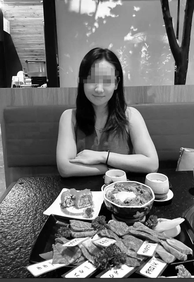 咬身亡!身材一绝是家中独生女肤白貌美太可惜j9九游真人游戏第一平台27岁女游客被蛇(图6) 咬身亡!身材一绝是家中独生女肤白貌美太可惜j9九游真人游戏第一平台27岁女游客被蛇(图6)