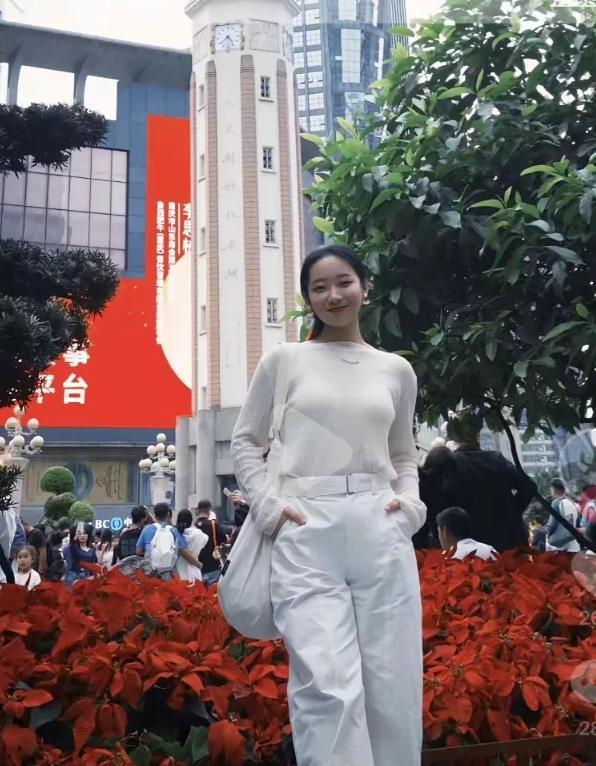 咬身亡!身材一绝是家中独生女肤白貌美太可惜j9九游真人游戏第一平台27岁女游客被蛇(图19) 咬身亡!身材一绝是家中独生女肤白貌美太可惜j9九游真人游戏第一平台27岁女游客被蛇(图19)