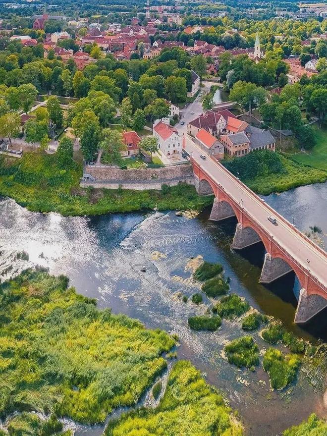 少的国家美女如云肤白貌美却嫁不出去！j9九游会真人第一品牌世界上男生最稀(图7)